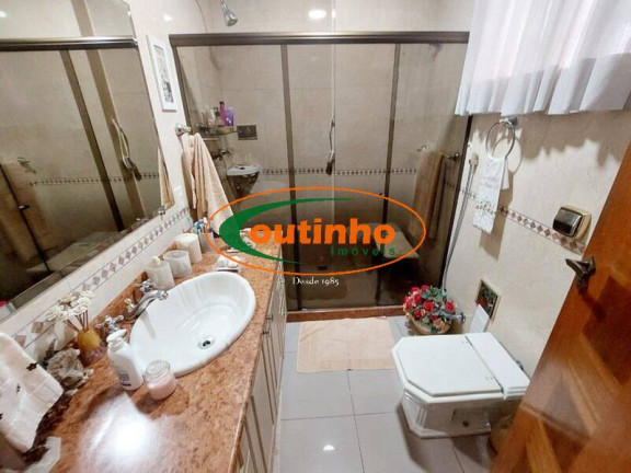 Imagem Apartamento com 4 Quartos à Venda, 180 m² em Tijuca - Rio De Janeiro Imagem Apartamento com 4 Quartos à Venda, 180 m² em Tijuca - Rio De Janeiro