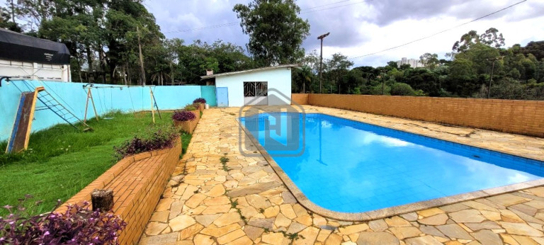 Imagem Imóvel com 2 Quartos à Venda, 254 m² em Maria Luíza - Cascavel