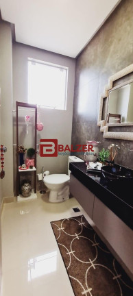 Imagem Casa com 3 Quartos à Venda, 200 m² em Corrego Grande - Florianópolis Imagem Casa com 3 Quartos à Venda, 200 m² em Corrego Grande - Florianópolis