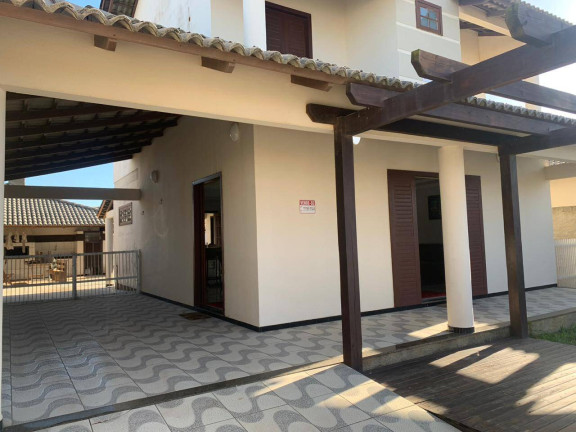 Imagem Casa com 3 Quartos à Venda,  em Balneário Rincão