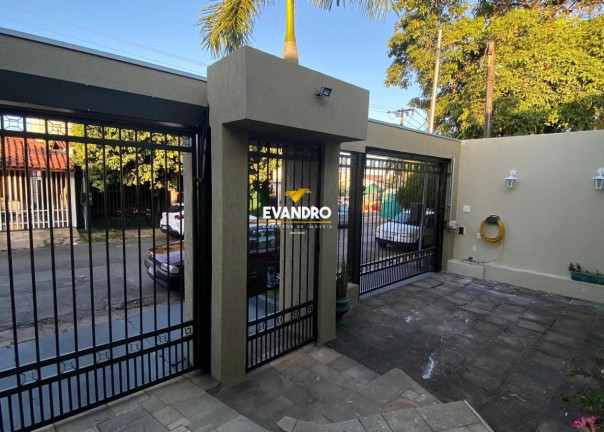 Imagem Casa com 4 Quartos à Venda, 300 m² em Recanto Dos Pássaros - Cuiabá Imagem Casa com 4 Quartos à Venda, 300 m² em Recanto Dos Pássaros - Cuiabá