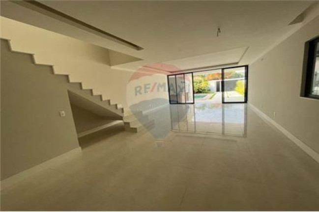 Imagem Casa de Condomínio com 5 Quartos à Venda, 360 m² em Barra Da Tijuca - Rio De Janeiro Imagem Casa de Condomínio com 5 Quartos à Venda, 360 m² em Barra Da Tijuca - Rio De Janeiro