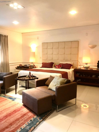 Imagem Casa com 6 Quartos para Alugar ou Temporada, 760 m² em Candelária - Natal