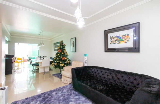 Imagem Casa com 3 Quartos à Venda, 233 m² em Cristo Rei - Curitiba