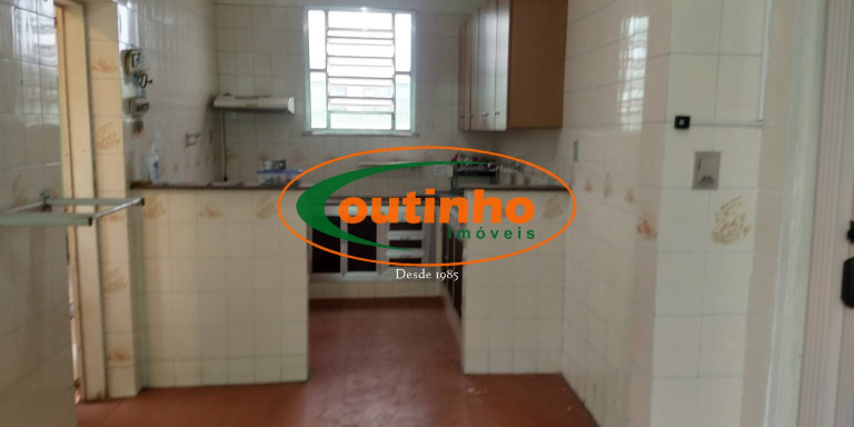 Imagem Casa com 7 Quartos à Venda, 234 m² em Tijuca - Rio De Janeiro Imagem Casa com 7 Quartos à Venda, 234 m² em Tijuca - Rio De Janeiro