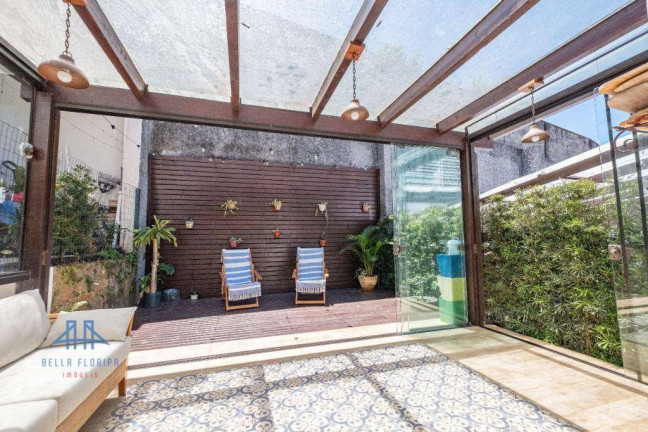 Casa com 3 Quartos à Venda, 148 m² em Sambaqui - Florianópolis