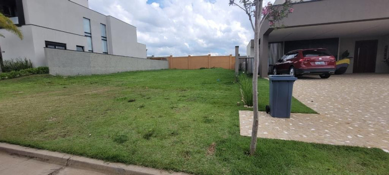 Imagem Terreno à Venda, 451 m² em Alphaville Dom Pedro - Campinas Imagem Terreno à Venda, 451 m² em Alphaville Dom Pedro - Campinas
