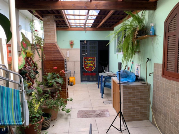 Imagem Casa com 3 Quartos à Venda, em Balneário - Florianópolis Imagem Casa com 3 Quartos à Venda, em Balneário - Florianópolis