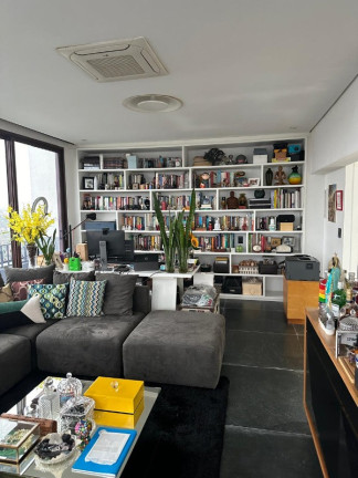 Imóvel com 3 Quartos à Venda, 240 m² em Santo Amaro - São Paulo