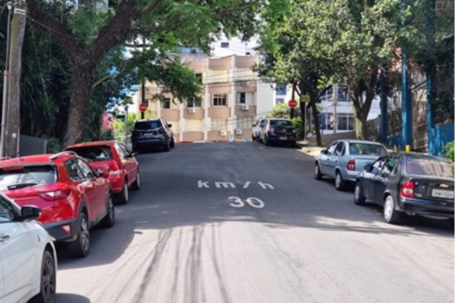 Imagem Terreno à Venda, em Auxiliadora - Porto Alegre Imagem Terreno à Venda, em Auxiliadora - Porto Alegre