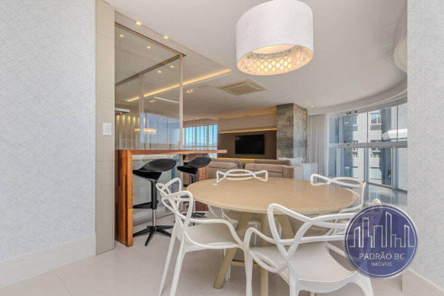 Imagem Apartamento com 4 Quartos à Venda, 237 m² em Centro - Balneário Camboriú Imagem Apartamento com 4 Quartos à Venda, 237 m² em Centro - Balneário Camboriú