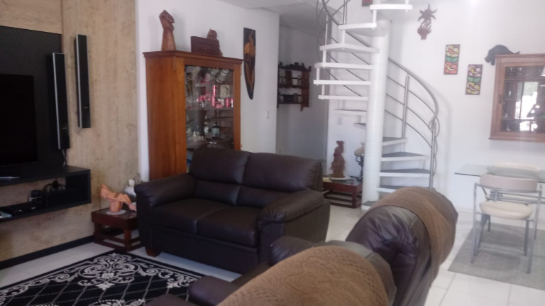 Imagem Imóvel com 3 Quartos à Venda, 223 m² em Pedra Branca - Palhoça