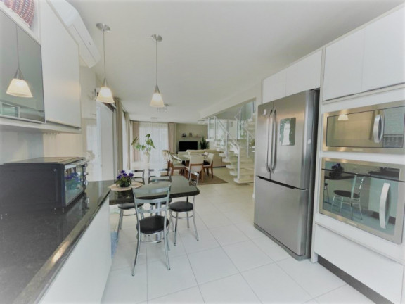 Imagem Casa com 3 Quartos à Venda, 387 m²
