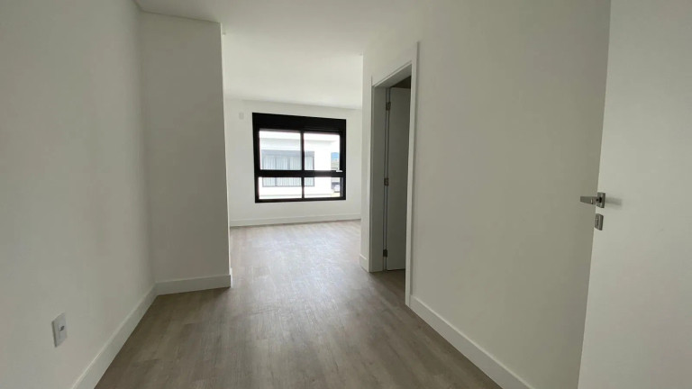 Imagem Casa com 3 Quartos à Venda, 262 m² em Santa Regina - Camboriú Imagem Casa com 3 Quartos à Venda, 262 m² em Santa Regina - Camboriú