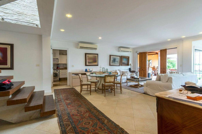 Imagem Casa com 7 Quartos à Venda, 700 m² em Itacoatiara - Niterói Imagem Casa com 7 Quartos à Venda, 700 m² em Itacoatiara - Niterói