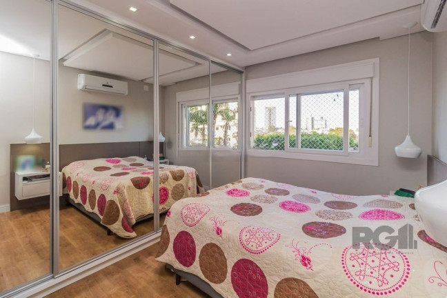Imagem Apartamento com 3 Quartos à Venda, 126 m² em São Sebastião - Porto Alegre Imagem Apartamento com 3 Quartos à Venda, 126 m² em São Sebastião - Porto Alegre