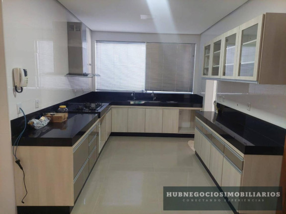 Imagem Casa com 4 Quartos à Venda, 350 m²