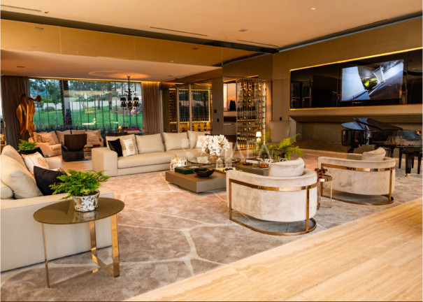 Imagem Casa com 6 Quartos à Venda, 2.205 m² em Tamboré - Santana De Parnaíba