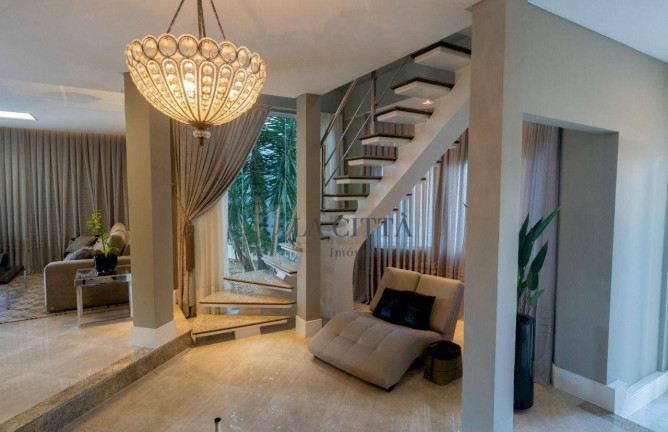 Imagem Casa com 4 Quartos à Venda, 381 m² em Vila Operária - Itajaí