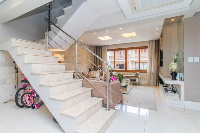 Imagem Casa com 3 Quartos à Venda, 241 m² em Agronomia - Porto Alegre