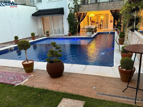 Sobrado com 4 Quartos à Venda,  em Mooca - São Paulo
