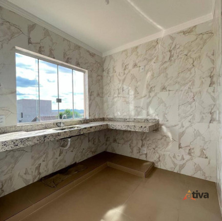 Imagem Sobrado com 3 Quartos à Venda, 77 m²
