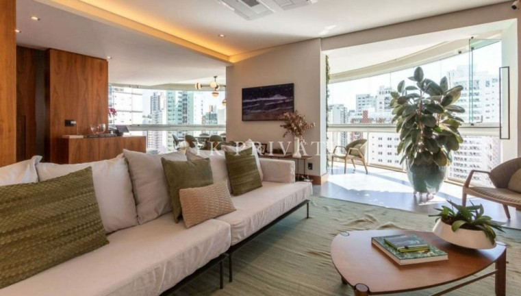 Apartamento com 3 Quartos à Venda, 230 m² em Planalto Paulista - São Paulo