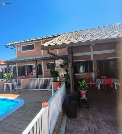 Imagem Casa com 3 Quartos à Venda, 247 m² em Cachoeira Do Bom Jesus - Florianópolis