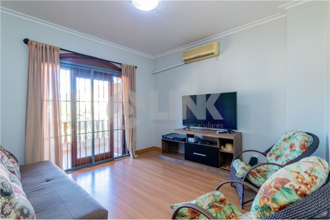 Imagem Casa com 4 Quartos à Venda,  em Jardim Itu - Porto Alegre