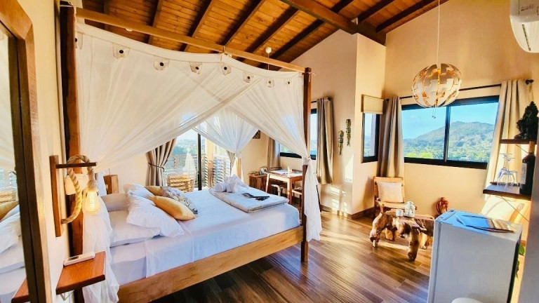 Imagem Imóvel com 2 Quartos à Venda, 406 m² em Praia Do Rosa - Imbituba