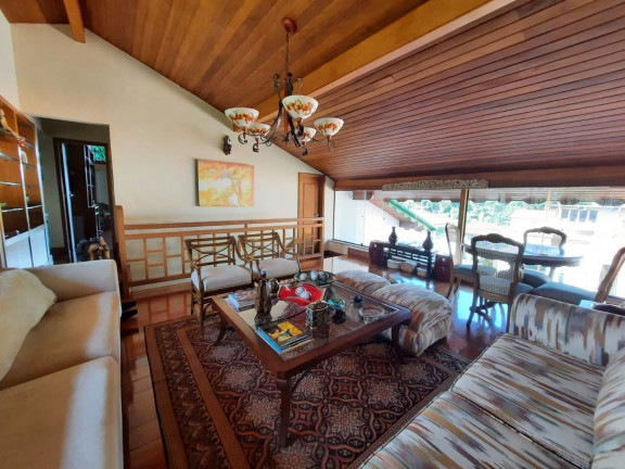 Imagem Casa com 5 Quartos à Venda, 218 m² em Iucas - Teresópolis Imagem Casa com 5 Quartos à Venda, 218 m² em Iucas - Teresópolis