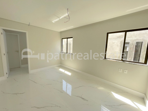 Imagem Casa com 5 Quartos à Venda, 323 m² em Coaçu - Eusébio