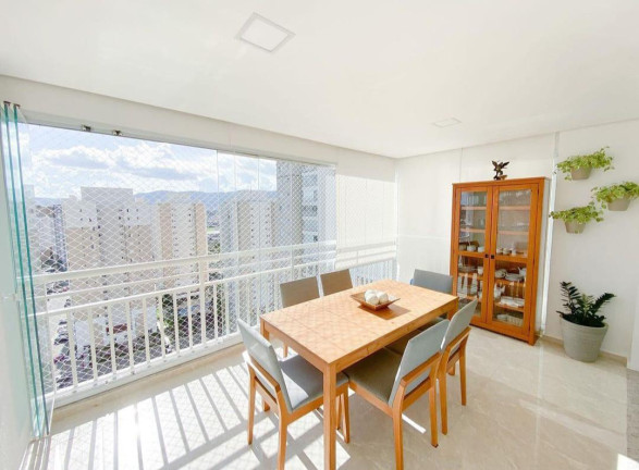 Imagem Imóvel com 3 Quartos à Venda, 114 m² Imagem Imóvel com 3 Quartos à Venda, 114 m²