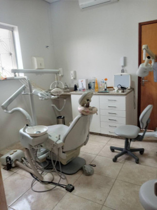Imagem Casa com 2 Quartos à Venda, 383 m² em Centro - Anápolis