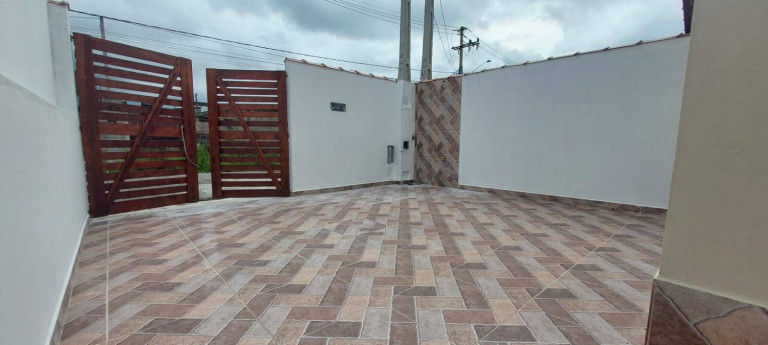 Imagem Casa com 2 Quartos à Venda, 60 m² em Jardim Leonor - Mongaguá Imagem Casa com 2 Quartos à Venda, 60 m² em Jardim Leonor - Mongaguá