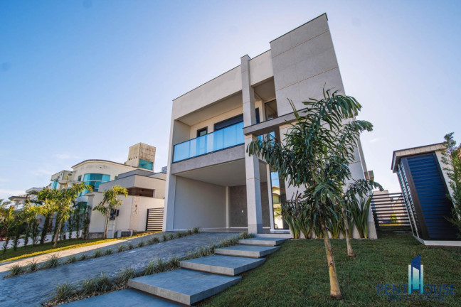 Casa com 4 Quartos à Venda, 370 m² em Santa Regina - Camboriú