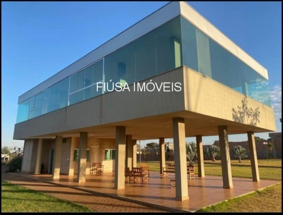 Imagem Casa com 3 Quartos à Venda, em Avenida Prefeito Newton Reis - Jardinópolis Imagem Casa com 3 Quartos à Venda, em Avenida Prefeito Newton Reis - Jardinópolis