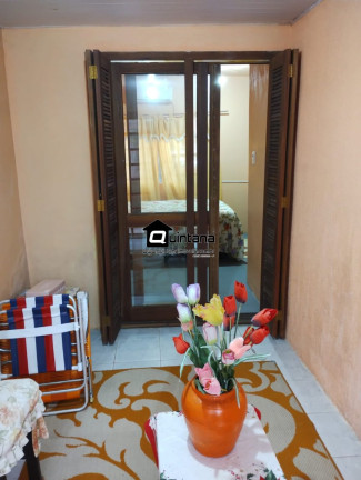 Imagem Sobrado com 3 Quartos à Venda, 300 m² em Três Vendas - Pelotas
