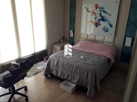 Imagem Casa com 5 Quartos à Venda, 703 m² em Duque De Caxias - Santa Maria