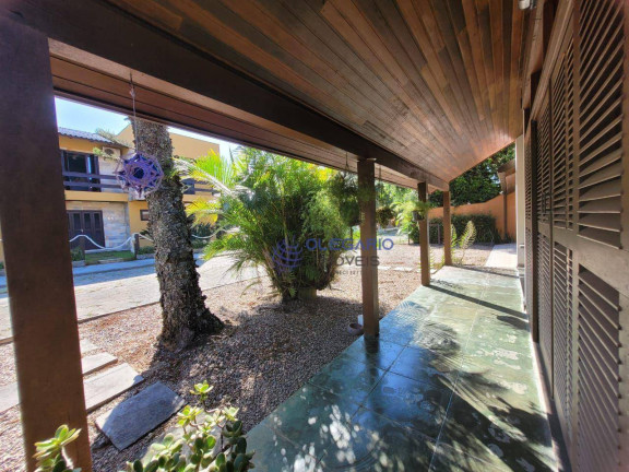 Imagem Sobrado com 3 Quartos à Venda, 292 m² em Centro - Penha Imagem Sobrado com 3 Quartos à Venda, 292 m² em Centro - Penha