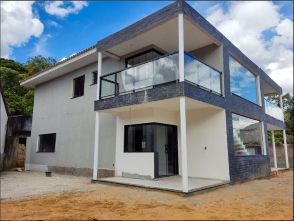 Casa com 5 Quartos à Venda, 450 m² em Golfe - Teresópolis