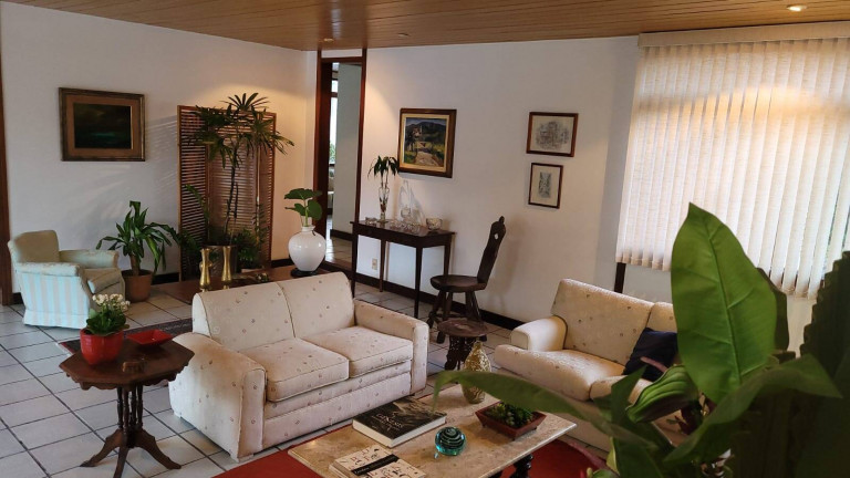 Imagem Casa com 4 Quartos à Venda, em Santo Antônio - Niterói Imagem Casa com 4 Quartos à Venda, em Santo Antônio - Niterói