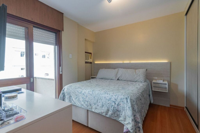 Imagem Imóvel com 2 Quartos à Venda, 63 m² em Menino Deus - Porto Alegre Imagem Imóvel com 2 Quartos à Venda, 63 m² em Menino Deus - Porto Alegre