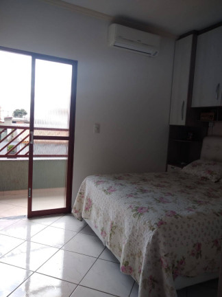 Imagem Casa com 3 Quartos à Venda, 125 m² em Jardim - Pindamonhangaba