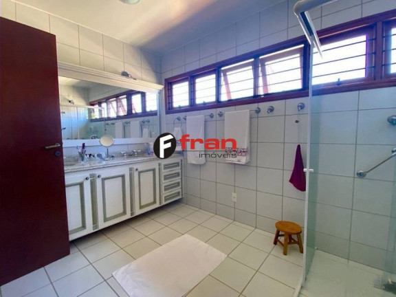 Imagem Casa com 3 Quartos à Venda, 450 m² em Córrego Grande - Florianópolis Imagem Casa com 3 Quartos à Venda, 450 m² em Córrego Grande - Florianópolis