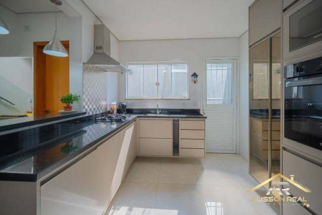 Imagem Sobrado com 2 Quartos à Venda, 203 m² em Pestana - Osasco