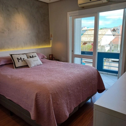 Imagem Casa com 3 Quartos à Venda, 180 m² em Guarujá - Porto Alegre