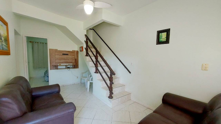 Imagem Casa com 4 Quartos para Temporada, 140 m² em Bombas - Bombinhas Imagem Casa com 4 Quartos para Temporada, 140 m² em Bombas - Bombinhas