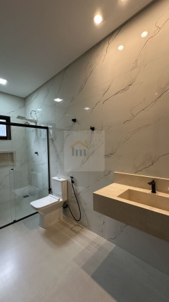 Imagem Casa com 3 Quartos à Venda, 241 m² em Jardim América - Goiânia Imagem Casa com 3 Quartos à Venda, 241 m² em Jardim América - Goiânia