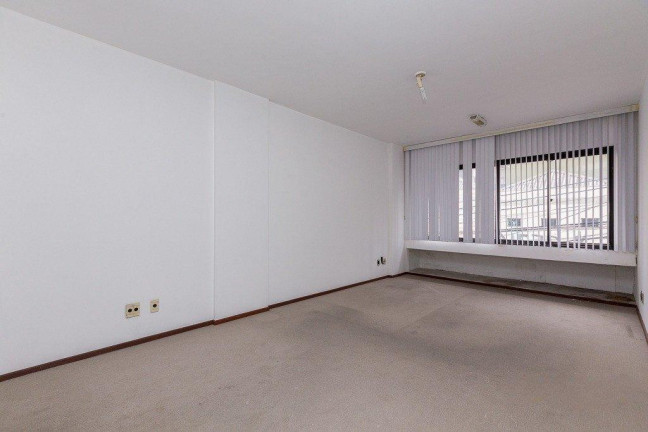 Imagem Sala Comercial à Venda, 32 m² em Centro - Curitiba Imagem Sala Comercial à Venda, 32 m² em Centro - Curitiba